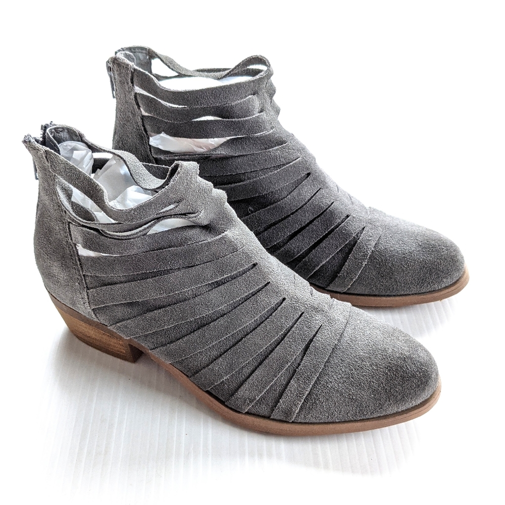 CARLOS SANTANA Breckin gray suede cut-out ankle boots